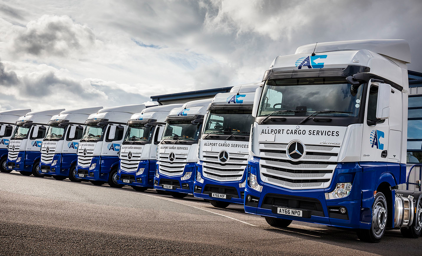 mercedes_benz_trucks_news_maritime_transport_allport2